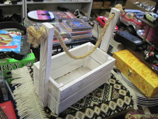 Подвесная корзина, кашпо деревянное.