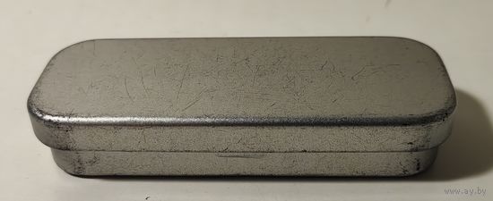 Коробочка жестяная