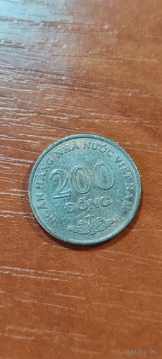 Вьетнам 200 донг 2003