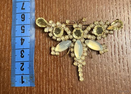 Брошка - Бабочка (1) из уранового стекла .Чехия