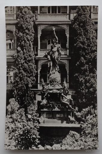 Открытка "Гурзуф. Санаторий Министерства обороны. Фонтан Ночь". Фото Ю.Ильенко, 1972, изд."Лик, комбинат изопродукции N1"