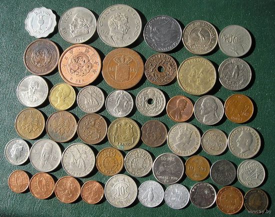 Лот из 47 разных монет из 29 стран и колоний