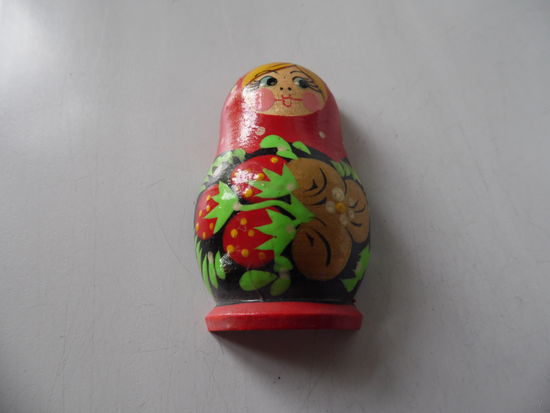 Магнитик. Матрешка из дерева.