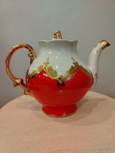 Огромный форфоровый чайник СССР. Бутон.
