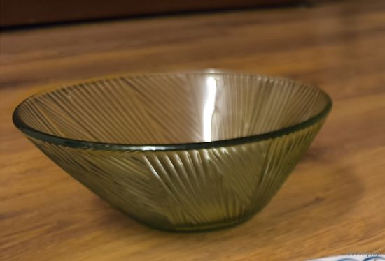 Ваза, салатница. Зелёное стекло