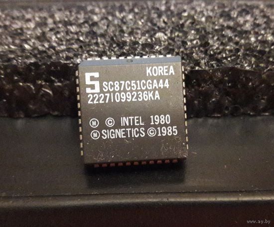 SC87C51CGA44 (87C51) 8-bit microcontroller, 4k x 8 EPROM, 128 x 8 RAM