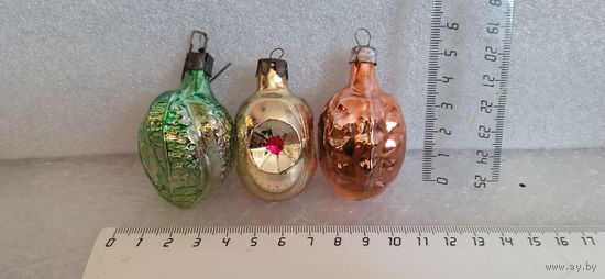 Ёлочные игрушки небольшого размера. 25-8