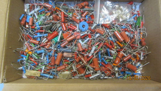 Разные конденсаторы + резисторы