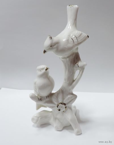 Статуэтка фарфоровая "Птицы" 70-е годы Европа. Высота 20.5 см.