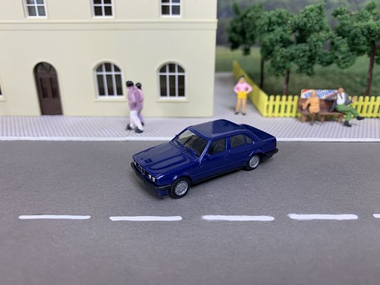 BMW 3 (E30). Масштаб НО 1:87.