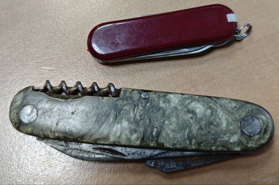 2 ножа перочинных. Совет и Швейцарец