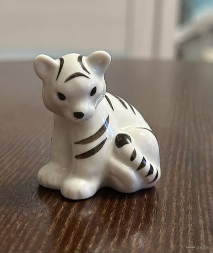 Статуэтка Фарфоровая Белый тигренок . ЛФЗ