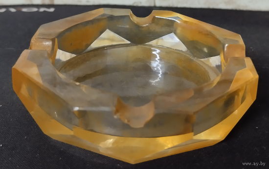 Пепельница из карамельного стекла (carnival glass ashtray)