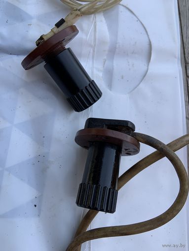 Из прочнейшего советского бакелита самолётные светильники на 27в.  Цена за ЛОТ!