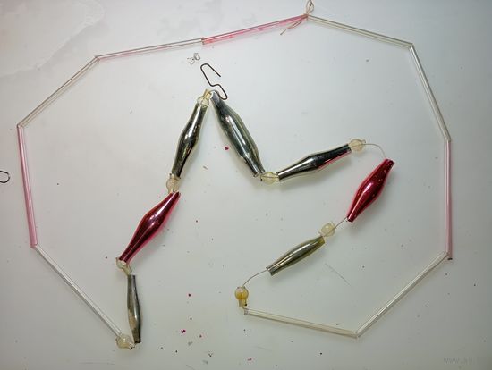 Ёлочная  игрушка  ,  Герлянды стеклянные , из СССР .