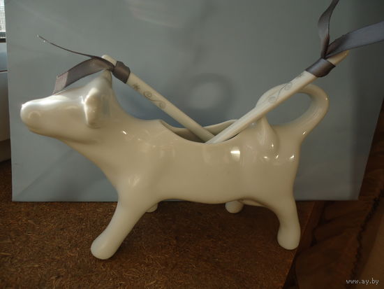 Сливочник . Молочник . Корова