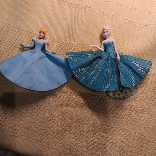 Одним лотом 2 куклы 9 см.