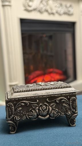 Ретро шкатулка. Лот 3