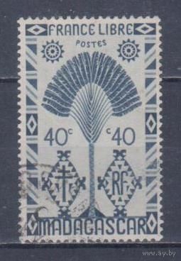 [1453] Французские колонии. Мадагаскар 1943. Флора.Дерево равенала.40с. Гашеная марка.