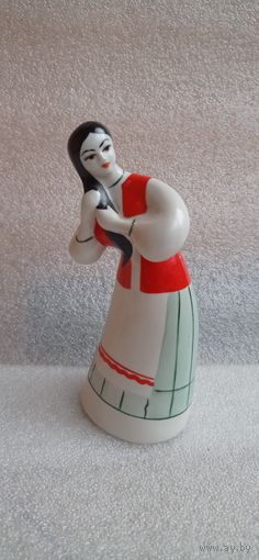 КОЛЛЕКЦИОННАЯ ФАРФОРОВАЯ СТАТУЭТКА ДЕВУШКА С КОСОЙ ЗКХ СССР РАННЯЯ ОРИГИНАЛ  .  Распродажа Коллекции !!! . Экспресс  Аукцион с рубля без МПЦ   .Много лотов в продаже .