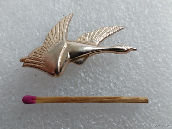 Значок. Гуси-лебеди