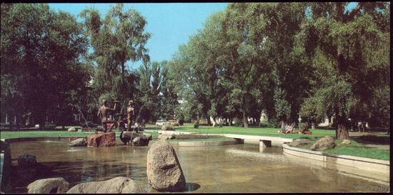 1979 год Минск Скверик у гостиницы Минск