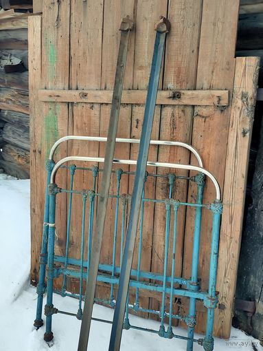 Железная кровать