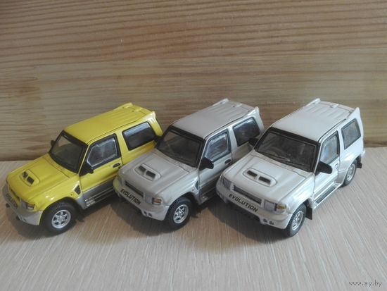 MITSUBISHI PAJERO 1/72.Cararama.