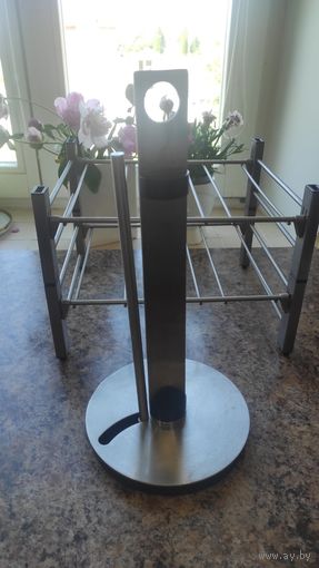 Подставка для бум полотенец Zack, Германия. Высота 33 см, диаметр низа 16 см. Б/у, целая. Состояние хорошее.