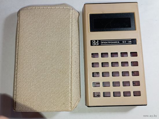 Винтажный карманный калькулятор электроника БУ - 26 , популярный в 1981 году. В чехле .