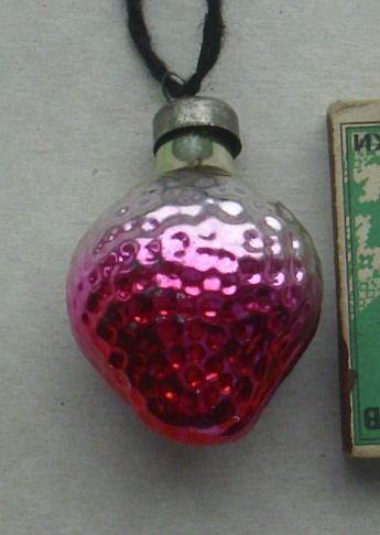 Ёлочная игрушка. Клубника. Э-34.