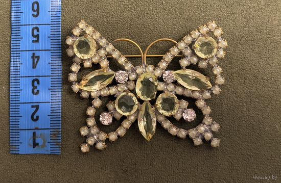 Брошка - Бабочка (2) из уранового стекла . Чехия