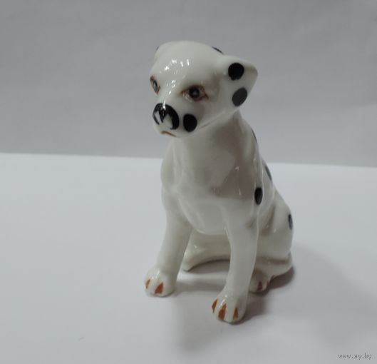 Статуэтка фарфоровая "Собака" 90-е годы Европа. Высота 7.5 см.