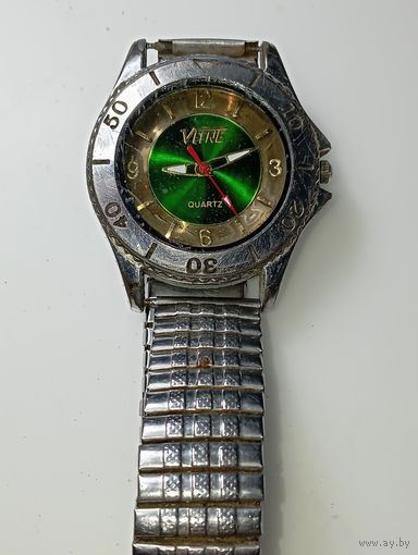 Часы кварцевые Witne .