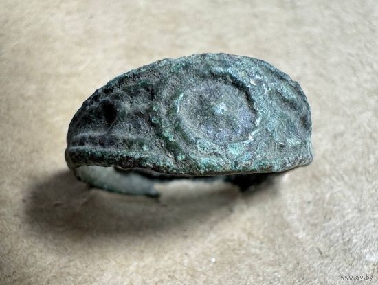 Кольцо старинное с узором звезды