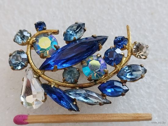 Брошь винтажная ЧССР. Сапфировое стекло.
