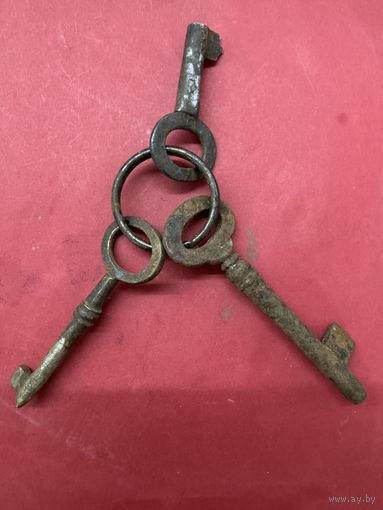 Ключи старинные.цена за все.
