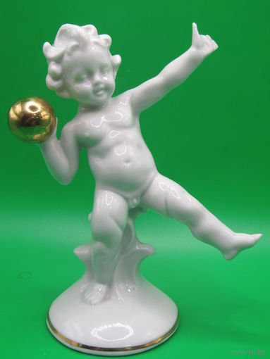 "Путти с мячом". Статуэтка. Оригинал. Германия. Номерная. Ретро СССР. м