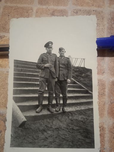 Фото курящий немец с немцем