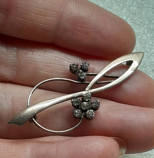 Брошь. Серебро.