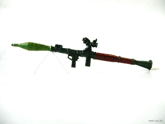 Сувенир. Оружие.Ручной противотанковый гранатомет. РПГ-7. Масштаб 1:6. Длина 18 см.