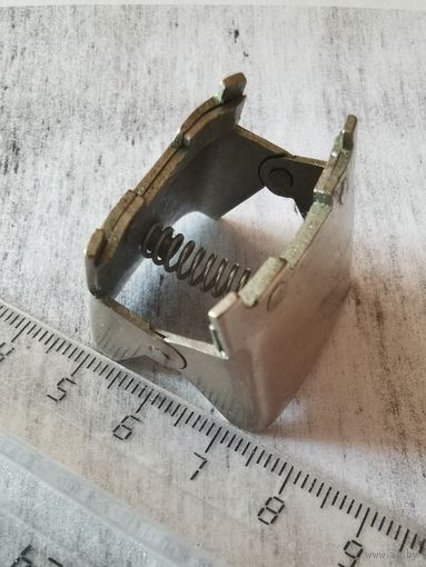 Для ремонта часов держатель