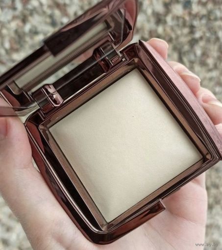Пудра Hourglass 10 gr в оттенке Diffused Light
