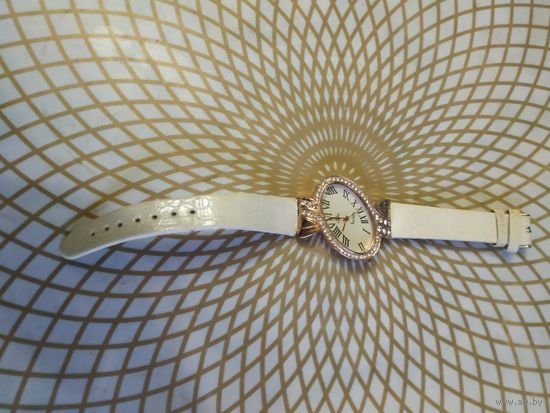 Часы наручные с ремешком GoGoey, тикают. Состояние на скане.