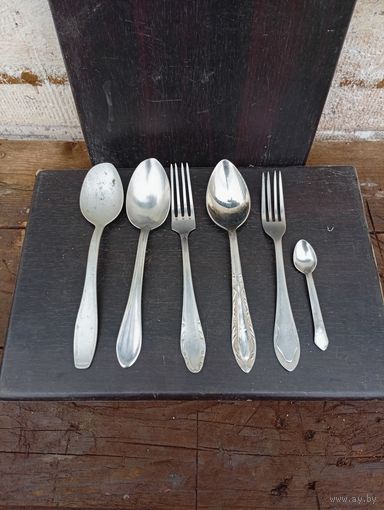 ЛОЖКИ-ВИЛКИ СТОЛОВЫЕ! СТАРЫЕ И РЕДКИЕ КЛЕЙМА! СССР!