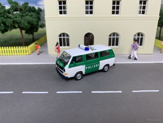 Volkswagen Transporter T3 POLIZEI. Масштаб НО 1:87.