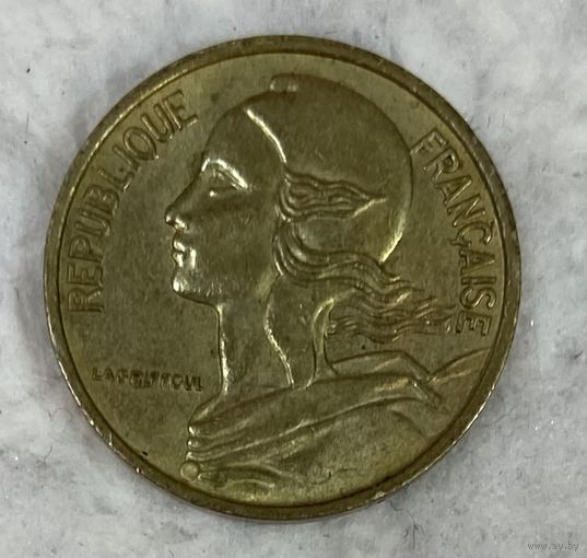 Монета 5 сантимов 1968 год. Франция. С рубля без МЦ.