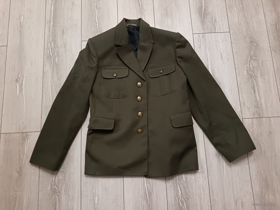 Комплект военной оливковой формы, цена за всё (китель, двое брюк). В хорошем состоянии. На рост 172см(60-65кг)