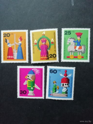 ФРГ 1971 Серия из пяти марок "Благотворительный выпуск. Старинные деревянные игрушки" (чистые**) Мi:705-709 каталог 3.40 евро