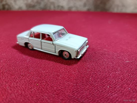 С рубля без мц. модель авто жигули копейка. 6.5х2.5х2.2см.